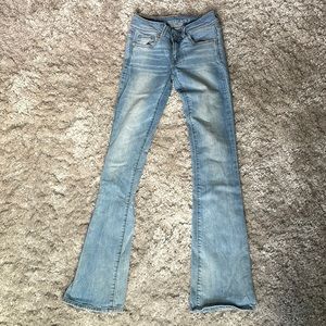 Stretchy kick boot jeans